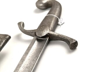 Blankwaffe im orientalischen Stil. Gesamtlänge 99cm, Alter und Herkunft unbekannt