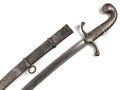 Blankwaffe im orientalischen Stil. Gesamtlänge 99cm, Alter und Herkunft unbekannt