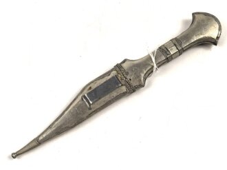 Blankwaffe im orientalischen Stil. Gesamtlänge 22cm,...