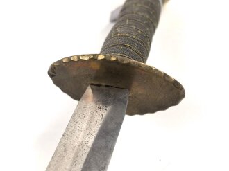 Blankwaffe. Gesamtlänge 48cm, Alter und Herkunft unbekannt