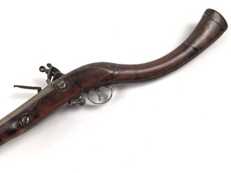 Steinschloss Muskete , Das Schloß datiert 1815, vermutlich Orient oder Naher Osten, Gesamtlänge 112cm.  Alter und Herkunft unbekannt.KEINE PAYPAL ZAHLUNG FÜR DIESEN ARTIKEL