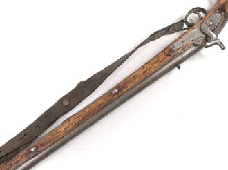 Perkussionsgewehr ohne jegliche Markierungen, Gesamtlänge 138cm.  Alter und Herkunft unbekannt. KEINE PAYPAL ZAHLUNG FÜR DIESEN ARTIKEL