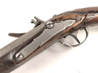 Steinschlosspistole, Gesamtlänge etwa 46cm, Alter und Herkunft unbekannt. KEINE PAYPAL ZAHLUNG FÜR DIESEN ARTIKEL