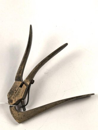 Entzünderungszange zum entfernen von gebrauchten...