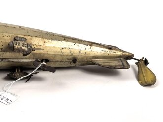 Blechspielzeug, Luftschiff "Graf Zeppelin DLZ 127" Hersteller Tippco. Gesamtlänge 43cm, unvollständig, ungereinigt, ohne Funktion