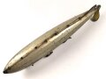Blechspielzeug, Luftschiff "Graf Zeppelin DLZ 127" Hersteller Tippco. Gesamtlänge 43cm, unvollständig, ungereinigt, ohne Funktion