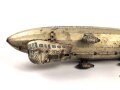 Blechspielzeug, Luftschiff "Graf Zeppelin DLZ 127" Hersteller Tippco. Gesamtlänge 43cm, unvollständig, ungereinigt, ohne Funktion