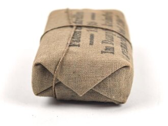 Verbandpäckchen Wehrmacht für den Verbandkasten und die Verbandspäckchentasche der Feldbluse. Kleines Modell datiert 1939