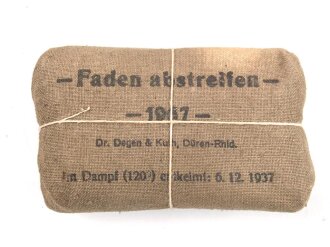 Verbandpäckchen Wehrmacht für den Verbandkasten und die Verbandspäckchentasche der Feldbluse. Kleines Modell datiert 1937