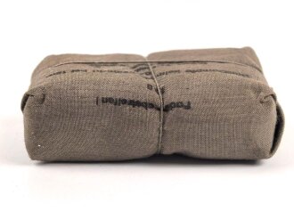 Verbandpäckchen Wehrmacht, grösses Modelll für den Verbandkasten. Datiert 1943