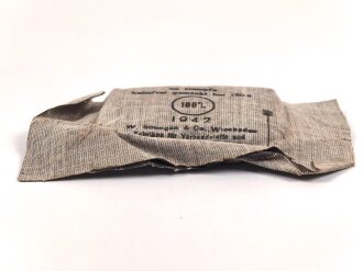 Verbandpäckchen kleines Modell datiert 1942 , gehört so unser anderem in Verbandkästen der Wehrmacht und des Luftschutz