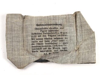 Verbandpäckchen kleines Modell datiert 1942 , gehört so unser anderem in Verbandkästen der Wehrmacht und des Luftschutz