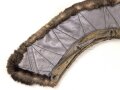 Fellkragen für einen Mantel. Einknöpfbar, die äußeren beiden Knopflöcher haben einen Abstand von etwa 47cm