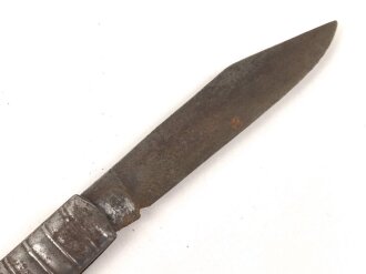 Blechgeprägtes Taschenmesser ohne Hersteller, Zusammengeklappte Länge 11,5cm