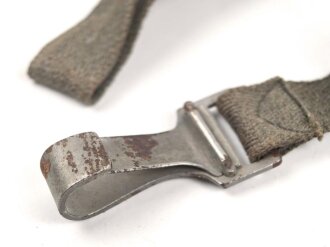 Aufnahme für ein Säbelgehänge , gehört so in die Feldbluse für Offiziere der Wehrmacht