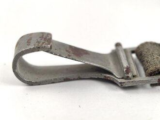 Aufnahme für ein Säbelgehänge , gehört so in die Feldbluse für Offiziere der Wehrmacht