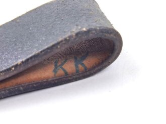 Aufschiebeschlaufe Wehrmacht, datiert 1940 . Wurde benutzt um z.B. die Feldflasche ans Koppel zu hängen