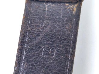 Aufschiebeschlaufe Wehrmacht, datiert 1939 . Wurde benutzt um z.B. die Feldflasche ans Koppel zu hängen