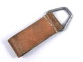 Aufschiebeschlaufe Wehrmacht, datiert 1938 . Wurde benutzt um z.B. die Feldflasche ans Koppel zu hängen