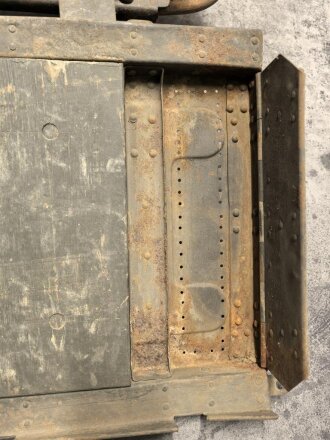 Reichswehr und frühe Wehrmacht, Tragsattel mit zwei anhängenden Kraxen für Gebirgstruppen. Originallack, grob gereinigt