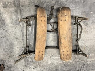 Reichswehr und frühe Wehrmacht, Tragsattel mit zwei anhängenden Kraxen für Gebirgstruppen. Originallack, grob gereinigt