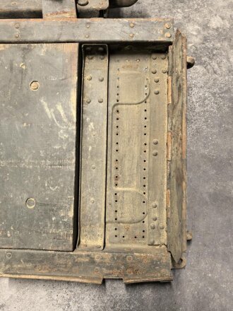 Reichswehr und frühe Wehrmacht, Tragsattel mit zwei anhängenden Kraxen für Gebirgstruppen. Originallack, grob gereinigt