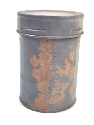 Tier Entgiftungsbüchse 42 der Wehrmacht. Grob gereinigter Speicherfund, datiert 1944