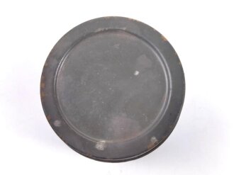 Tier Entgiftungsbüchse 42 der Wehrmacht. Grob gereinigter Speicherfund, datiert 1944