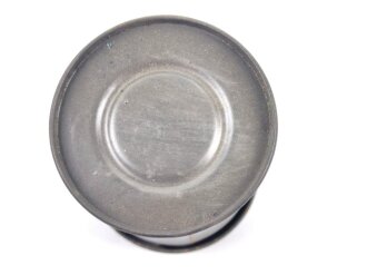 Tier Entgiftungsbüchse 42 der Wehrmacht. Grob gereinigter Speicherfund, datiert 1944