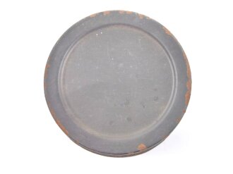 Tier Entgiftungsbüchse 42 der Wehrmacht. Grob gereinigter Speicherfund, datiert 1944