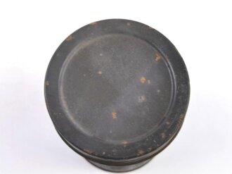 Tier Entgiftungsbüchse 42 der Wehrmacht. Grob gereinigter Speicherfund, datiert 1944