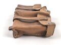 Magazintasche Wehrmacht für 2 Magazine K43 / G43. Hersteller ros 1944. Ungereinigt, etwas aus der Form geraten.