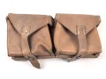 Magazintasche Wehrmacht für 2 Magazine K43 / G43. Hersteller ros 1944. Ungereinigt, etwas aus der Form geraten.