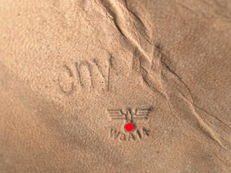 Magazintasche Wehrmacht für 2 Magazine K43 / G43. Hersteller cny 1944. Ungereinigt, etwas aus der Form geraten.