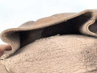 Magazintasche Wehrmacht für 2 Magazine K43 / G43. Hersteller ros 1944. Ungereinigt, etwas aus der Form geraten.