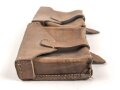 Magazintasche Wehrmacht für 2 Magazine K43 / G43. Hersteller ros 1944. Ungereinigt, etwas aus der Form geraten.