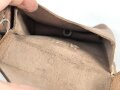 Magazintasche Wehrmacht für 2 Magazine K43 / G43. Hersteller ros 1944. Ungereinigt, etwas aus der Form geraten.