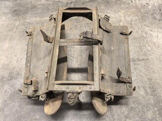 Reichswehr und frühe Wehrmacht, Tragsattel mit zwei anhängenden Kraxen für Gebirgstruppen. Originallack, grob gereinigt