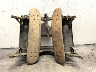 Reichswehr und frühe Wehrmacht, Tragsattel mit zwei anhängenden Kraxen für Gebirgstruppen. Originallack, grob gereinigt