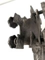 Anschießgestell / Einschießgestell . Leicht narbig aber meist gängig. Hersteller nicht lesbar. Sieht kompliziert genug aus , um von der Wehrmacht stammen zu können. Gesamthöhe 30cm, Gesamtlänge etwa 58cm