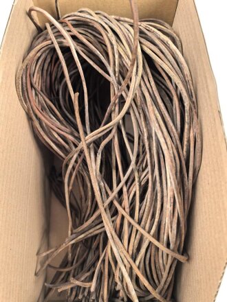 Lederriemen , etwa 2,5 x 3,5mm, Länge mindestens 65cm, sie erhalten ein ( 1 ) Stück aus dem Bündel