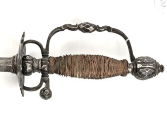 Antiker Degen, wohl um 1700, Eisen, Gesamtlänge 90cm, genaues Alter und Herkunft unbekannt