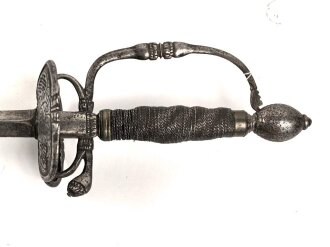 Antiker Degen, wohl um 1700, Eisen, Gesamtlänge etwa 96cm, genaues Alter und Herkunft unbekannt