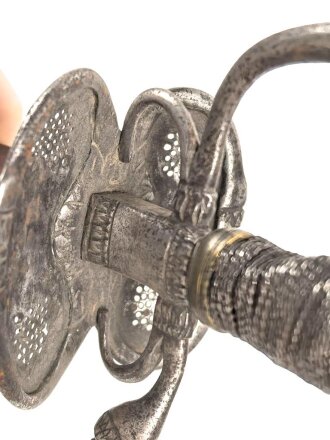 Antiker Degen, wohl um 1700, Eisen, Gesamtlänge etwa 96cm, genaues Alter und Herkunft unbekannt