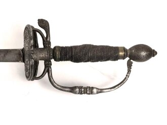 Antiker Degen, wohl um 1700, Eisen, Gesamtlänge etwa 96cm, genaues Alter und Herkunft unbekannt