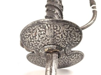 Antiker Degen, wohl um 1700, Eisen, Gesamtlänge etwa 109cm, genaues Alter und Herkunft unbekannt