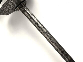 Antiker Degen, wohl um 1700, Eisen, Gesamtlänge etwa 109cm, genaues Alter und Herkunft unbekannt