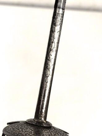 Antiker Degen, wohl um 1700, Eisen, Gesamtlänge etwa 109cm, genaues Alter und Herkunft unbekannt