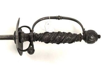 Antiker Degen, wohl um 1700, Eisen, Gesamtlänge etwa 109cm, genaues Alter und Herkunft unbekannt