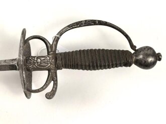 Antiker Degen, wohl um 1700, Eisen, Gesamtlänge etwa 96cm, genaues Alter und Herkunft unbekannt